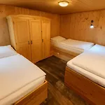 ホリデーパーク Standard Auf Ruegen - Bis 5 Personen - Nur 100m Zum Naturstrand - Mitten Im Wald - Familien Und Hunde Herzlich Willkommen - Schwalbennest 2*