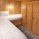 ホリデーパーク Standard Auf Ruegen - Bis 5 Personen - Nur 100m Zum Naturstrand - Mitten Im Wald - Familien Und Hunde Herzlich Willkommen - Schwalbennest 2*
