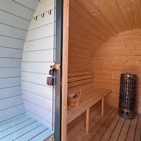 홀리데이파크 Standard Auf Ruegen - Bis 5 Personen - Nur 100m Zum Naturstrand - Mitten Im Wald - Familien Und Hunde Herzlich Willkommen - Schwalbennest