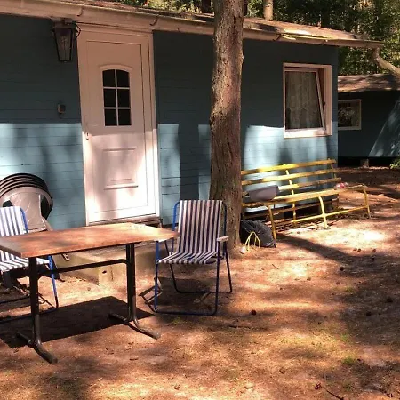 Standard Auf Ruegen - Bis 5 Personen - Nur 100m Zum Naturstrand - Mitten Im Wald - Familien Und Hunde Herzlich Willkommen - Schwalbennest 홀리데이파크